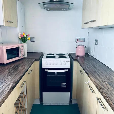 Holiday home Salt Cottage,